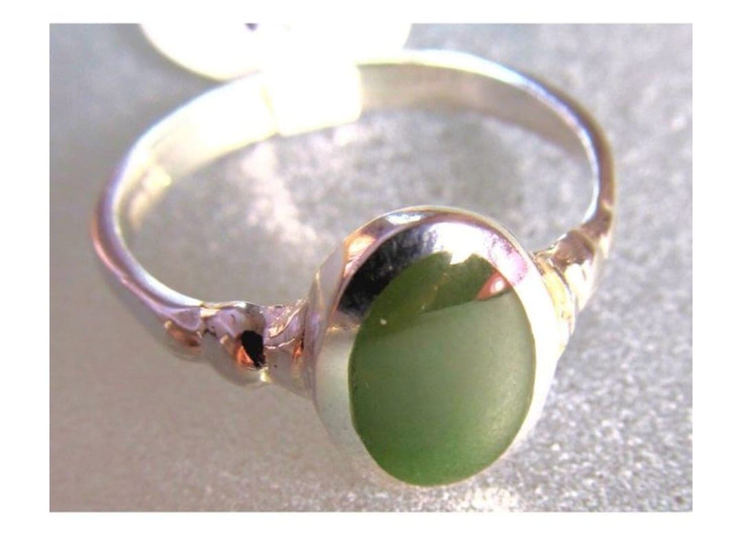 Ladies Oval Greenstone Ring — view 1