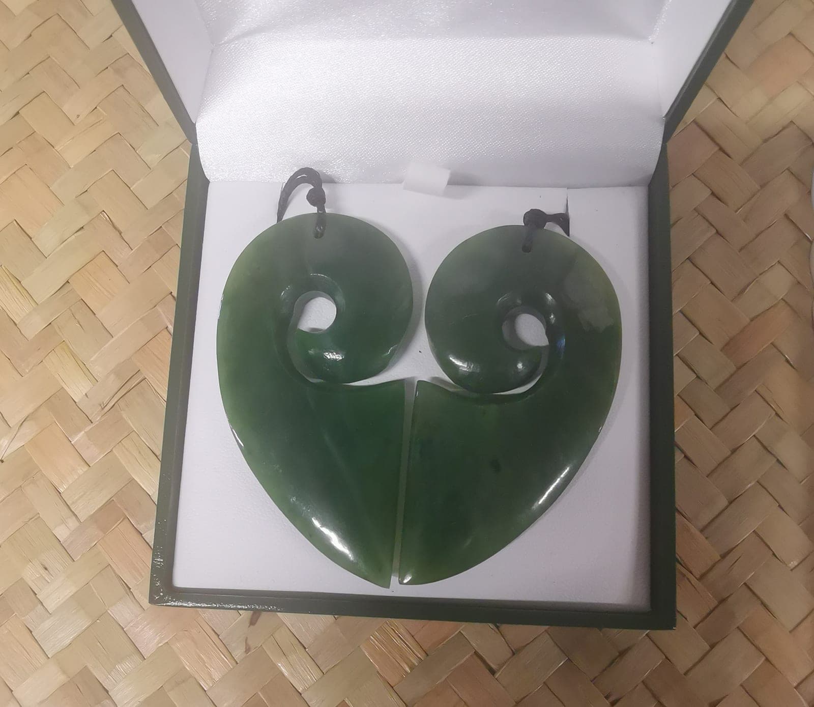 Split Heart Greenstone — view 1