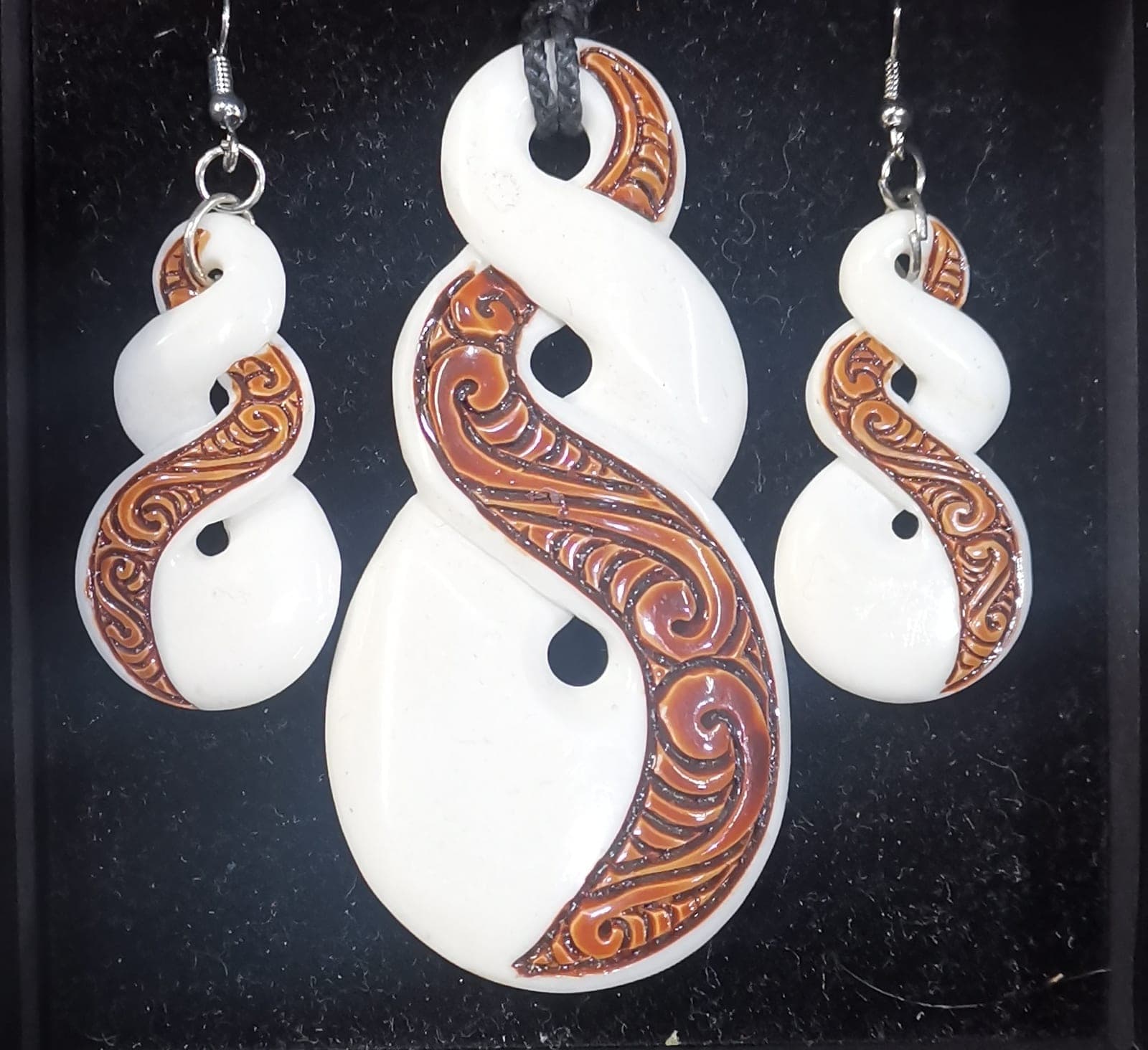 Twist Set — view 1